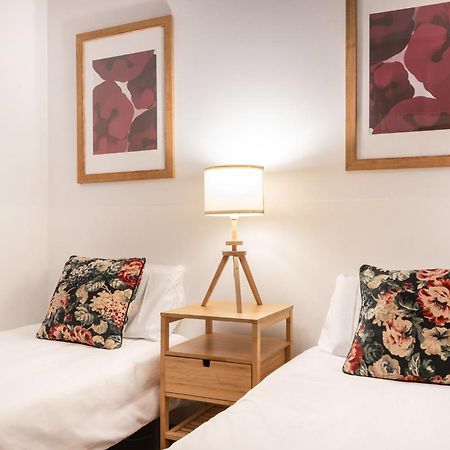Spacious & Sunny Apt With Terrace In The City Center Barcelona Exterior photo