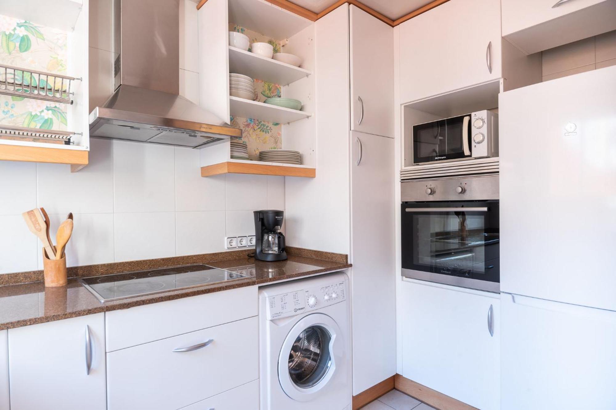 Spacious & Sunny Apt With Terrace In The City Center Barcelona Exterior photo