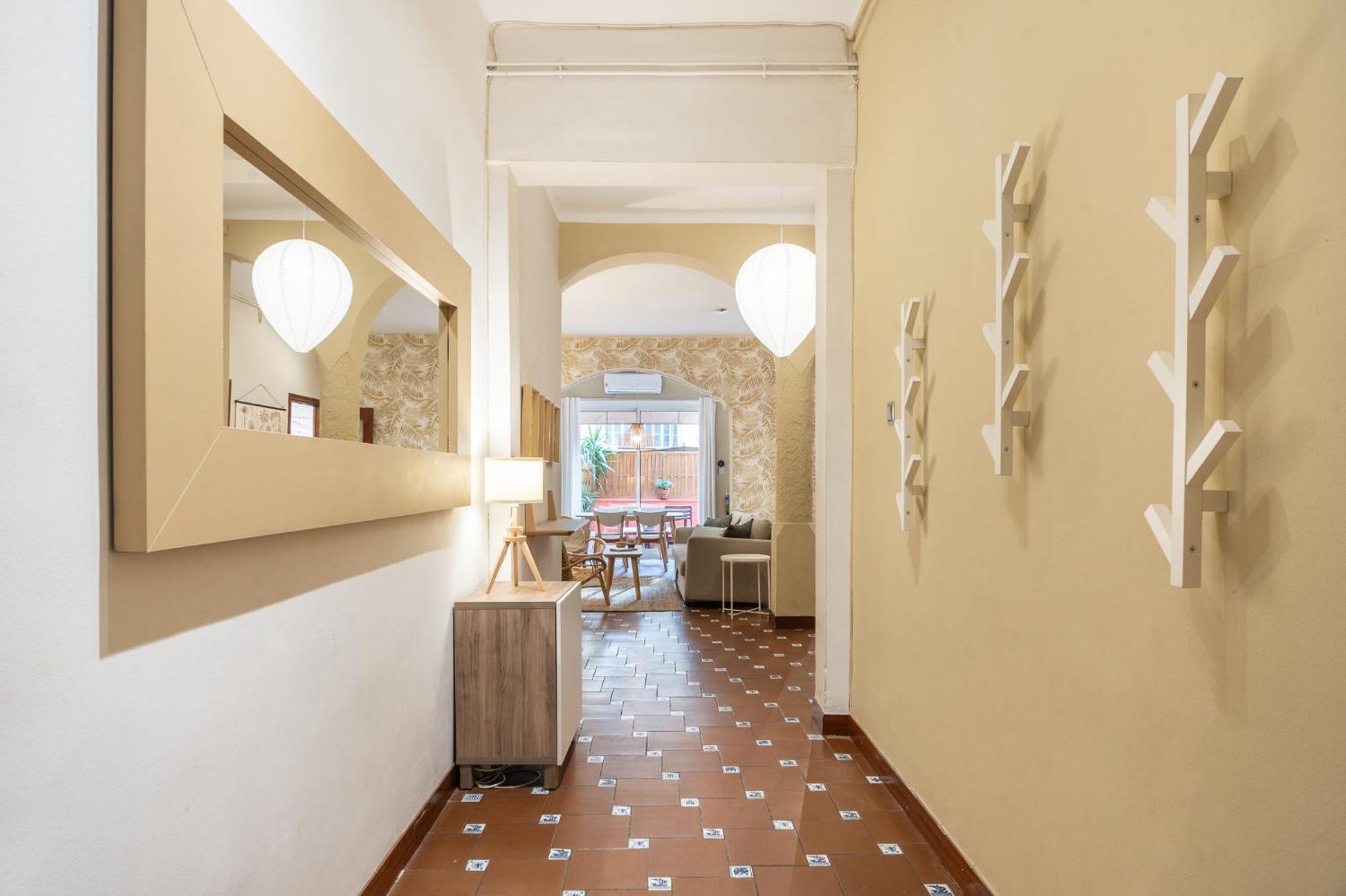 Spacious & Sunny Apt With Terrace In The City Center Barcelona Exterior photo