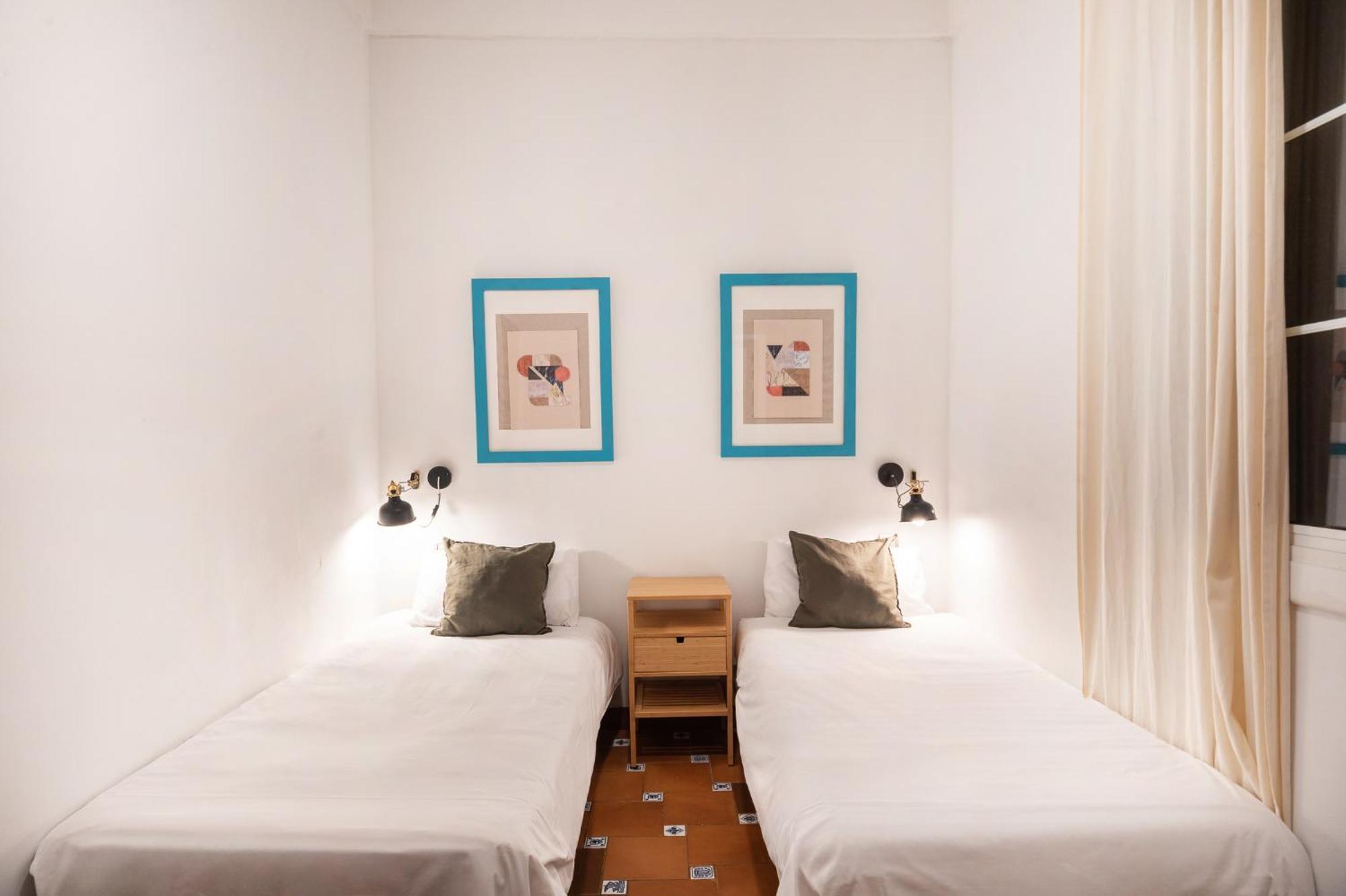 Spacious & Sunny Apt With Terrace In The City Center Barcelona Exterior photo